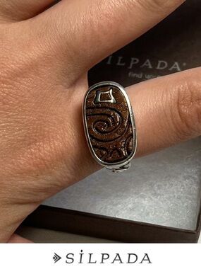 New Silpada Inspiration Ring. Stamped 925. Wood engraving. Size 8